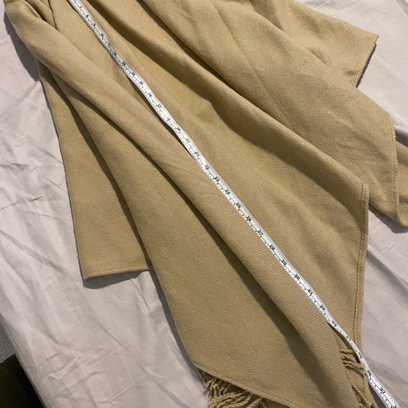 ⏰ Beige - Open shaw with tassle - one size fits all - Picture 5 of 5